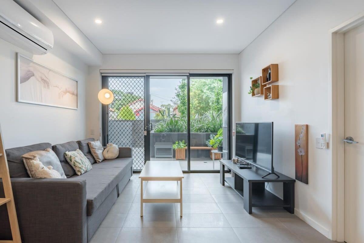 1bedroom And Study In Homebush Sleeps 5 Appartamento